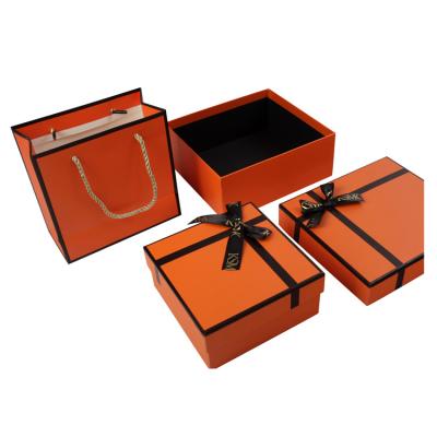 China Recycled Materials Custom Printed Fancy Colored Gift Cardboard Cosmetic Packaging Box for sale