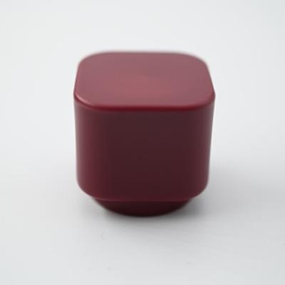 China Cosmetics Covers Factory Direct Sale Quality Prestige Custom Premium Perfume Caps With PP Weighted for sale