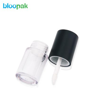 China Lip Gloss Cosmetic Special Hot Selling Packaging Lip Gross Brush Container for sale