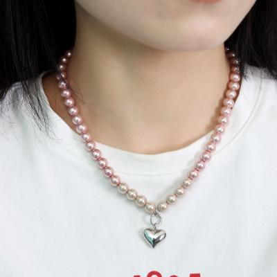 China 2021 summer new trend ins chic hiphop gold plated choker necklaces women gradient rose heart pearl necklace for sale