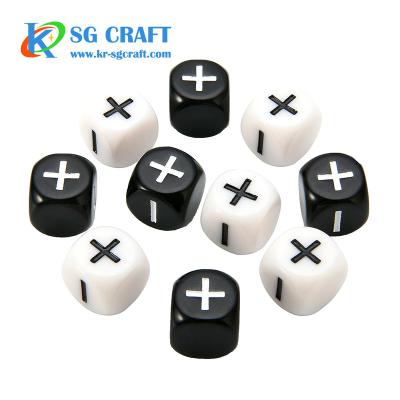 China DND Game Makers Bulk D6 Sided Polyhedral Engraved Custom Black And White Dies Dnd D&D Game Plastic Dies Resin for sale