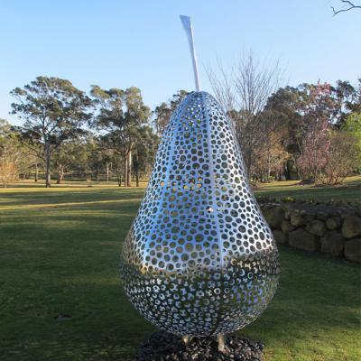 China Fora da escultura do fruto da pera das esculturas do jardim do metal do sumário do projeto à venda