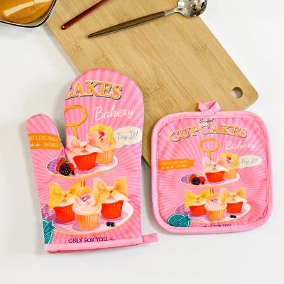 China Heat Resistant Heat Resistant Protect Hand Printed Polyester Oven Mitt Pot Holder Set for sale