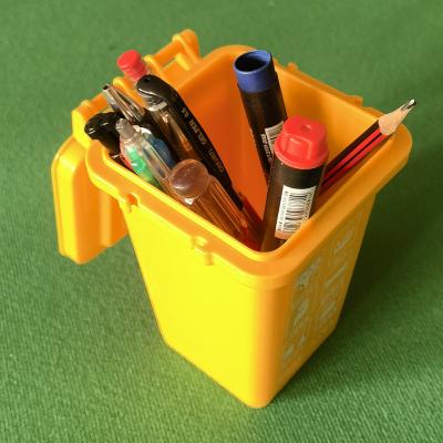 China Plastic Viable Waste Bin Trash Bin For Car Toy Waste Small Bucket Pen Holder for sale