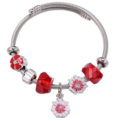 China CLASSIC Open Small Steel Daisy Bracelet Female Glass Beaded Bangle Bracelet Lovers Bracelet for sale