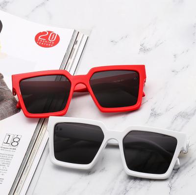 China Fashion sunglasses 2021 new style red square female net sunglasses hot big frame sunglasses retro Wide-sided fashion sunglasses for sale