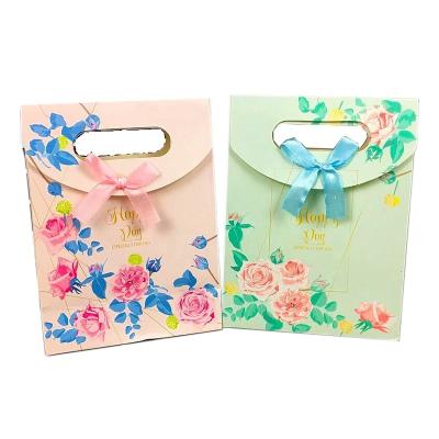 China Beautiful Recyclable Stain Fashion Flower Rose Bow Tote Bag Style Gift Envelope Paper Bag Mother's Day Children's Day Valentine's Day Gift Bag for sale