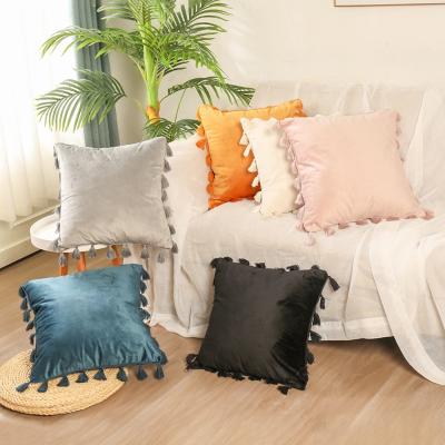 China PORTABLE Solid Luxury Pillow Covers Tassel Case Velvet Cushion Cover Wholesale Home Decor Cushion Cover for sale