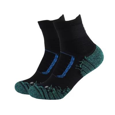 China Sustainable Men's socks Pure cotton medium tube professional basketball socks, sports marathon running socks, outdoor sports socks for sale