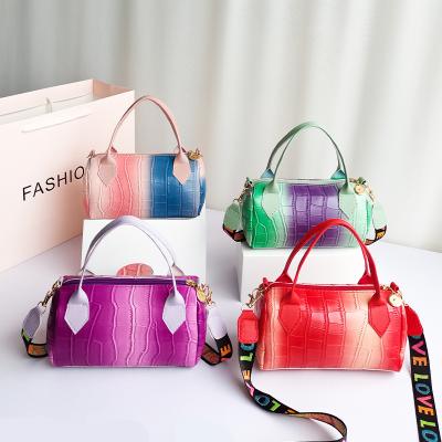 China 2021 Korean Fashion Crocodile Printing Gradient Shoulder Bag Small Boston Bag Women's Luxury Handbag for sale