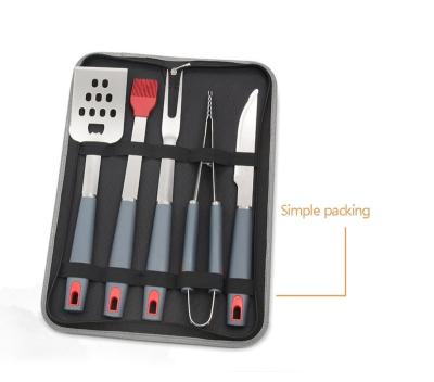 China Easily Cleaned Stainless Steel Plastic Handle 5 Pigrill Set Hot Selling BBQ BarbecQ Tool for sale