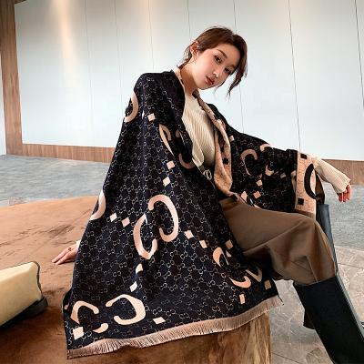 China Hot Wear/Luxury Decoration 2021 New Fashion Letter C Design Cotton Pashmina Shawls Europe America Ladies Winter Blanket Scarves for sale