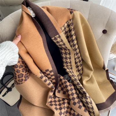 China New fashion wear/decoration/gift 2022 cashmere women hot soft Bufanda shawl premium squishy puffy warm ladies scarves for sale