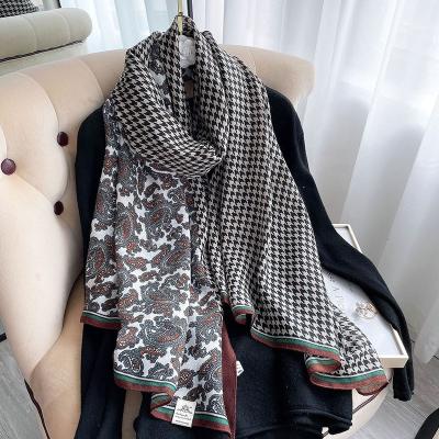 China Soft Touch Feeling Wholesale Women Paisley Printed Polyester Cotton Hijab Autumn Luxury Soft Long Scarf Shawl for sale