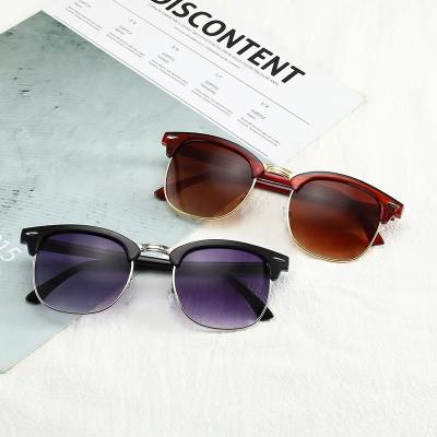 China Classic Fashion Sunglasses Men Retro Sunglasses Polarized Unisex Clear Sunglasses 2021 Vintage Shades Sunglasses Wholesaler Men's Sunglasses for sale