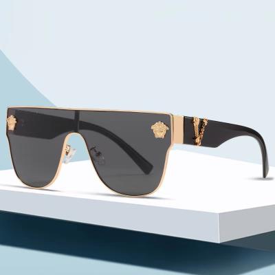 China Unique Oversized Plastic Shades Women Sunglasses Mirror UV400 Fashion Sunglasses New 2021 Luxury Brand New Big Frame Sunglasses for sale