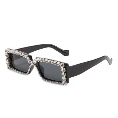 China Luxury Diamond Sunglasses Women Bling Rhinestone Crystal Bling Shades Square Rectangle Fashion Sun Glasses Ladies Sunglasses for sale