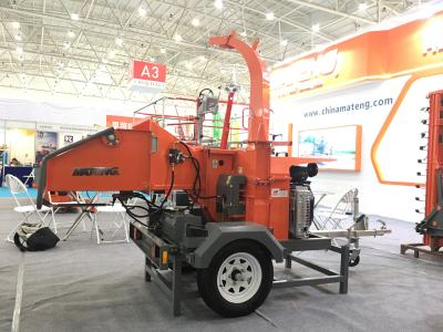 China New designed trailer wood chipper with 31hp engine for sale