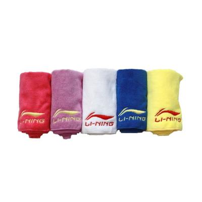 China Best Sell OEM logo embroidered microfiber sports/gym towel, fitness towel for sale