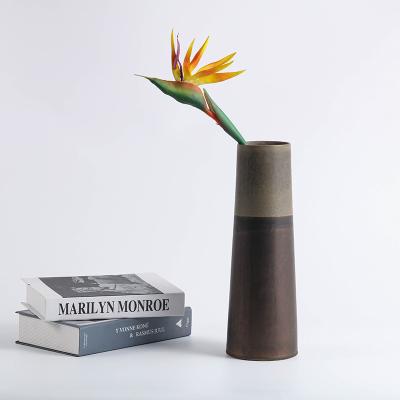 China Custom Modern Home Decor Matte Ceramic Vase Decorative Vase For Living Room for sale