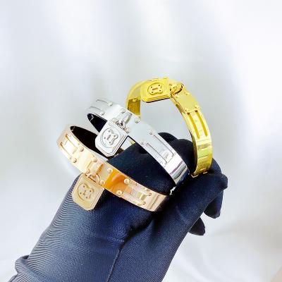 China Popular Fashion Unisex Casual 18k Gold Surgical Steel Jewelry Square Lock/Party Sporty Charms Bangle Bracelets for sale