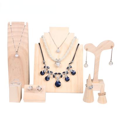 China Hot Wooden Jewelery Necklace Jewelry Display Stand Fashion Sale Window Display 3 Necklaces Ornaments Jewelry Pendant Rack for sale