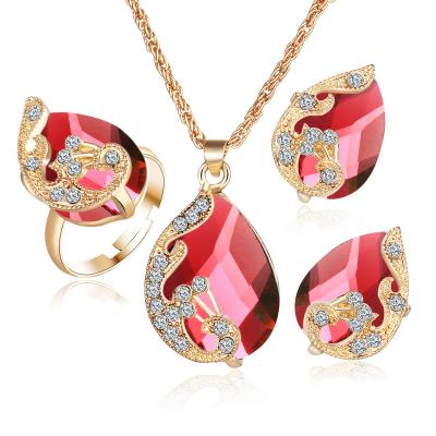 China Dangling Earrings Ring Jewelry Set Crystal Drops Peacock Three-Piece Austrian Necklace Kit Wholesale CLASSIC Platinum for sale