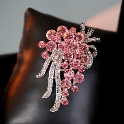 China European and American Wholesale Fashion Korean High-Grade Pin Elegant Crystal Rhinestone Wedding Jewelry Trendy Female Brooch for sale