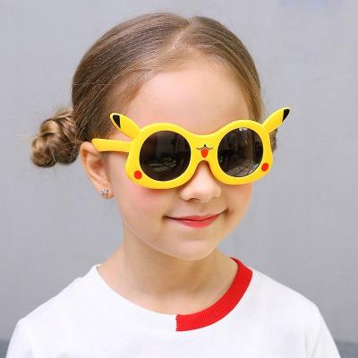 China 2021 new kids polarized sunshade fashion sun glasses lens cartoon cute sunglasses silicone for sale