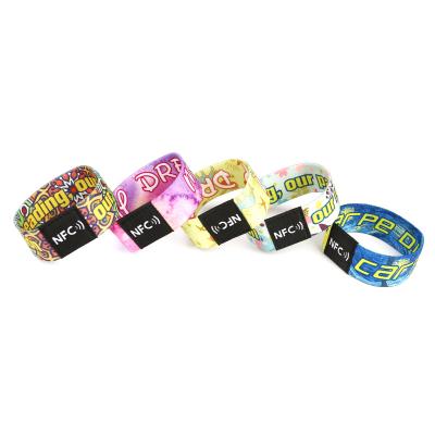 China MINI Price Tag RFID Elastic Wristband Elastic Wristband NFC Stretch Woven Fabric RFID Wrist Band for sale