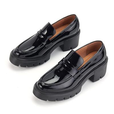 China New thick single thick light heel patent leather small women's fashionable and comfortable leather shoes for sale