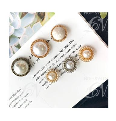 China Hot Sale Fashion Gold Alloy Washable Buttons For Clothing for sale