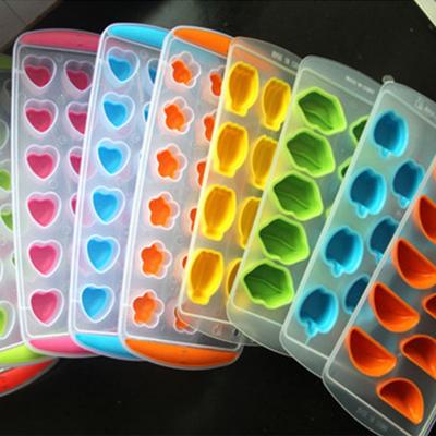 China Viable Random Color 1pc Reusable Ice Molds Silicone Ice Cube Tray Freeze Mold Mold Maker Fruit Model for sale