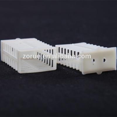 China Wholesale Plastic Beekeeping Equipment Tool White Plastic Queen Bee Cage For Beekeeping for sale