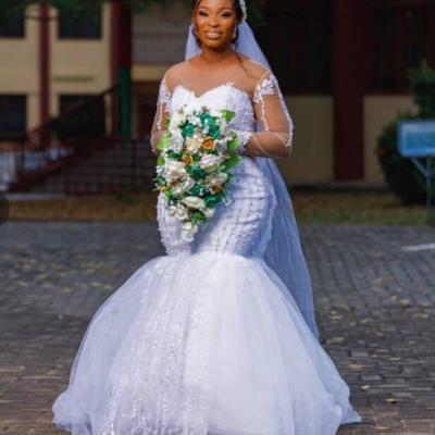 China 2021 Customs Anti-Static Luxury Sexy Applique Plus Size Mermaid Wedding Dress African Bridal Gown for sale