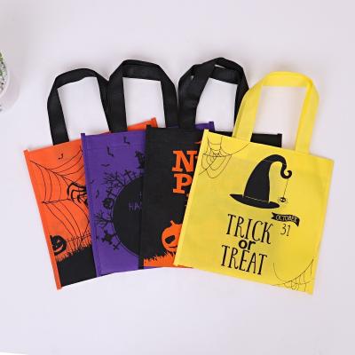 China Cheap Non Woven Candy Bag Wholesale Halloween Candy Bag Halloween Night Party Gift Candy Bag for sale