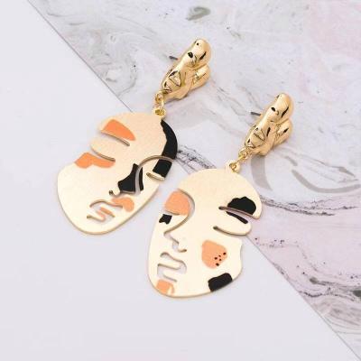 China New Design Metal Gold People CLASSIC Hollow Irregular Face Shaped Fashion Earring For Women for sale