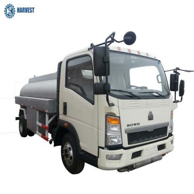 China Van de de Plichtsbrandstof van de Howo116hp 5000L Capaciteit 4x2 de Lichte Tanker Lorry With Flow Meter Te koop