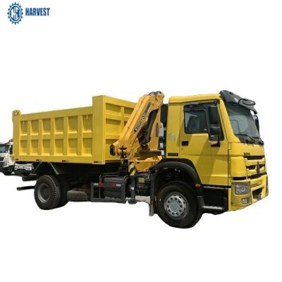 China De de Stortplaatsvrachtwagen van Sinotrukhowo 266hp 4x2 sqz105-3 zette 5 Ton Crane Truck op Te koop