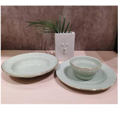 China Stocked design porcelain dinnerware italain shiny glazed ceramic dinner set for personalized for sale