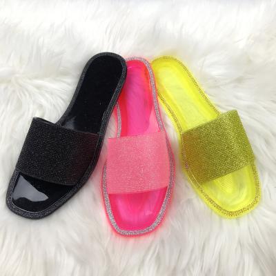 China Anti-odor Summer Fashion Crystal Slides Flat Diamond Slippers For Ladies Beach Outdoor Slides Women Freeze Sandals for sale