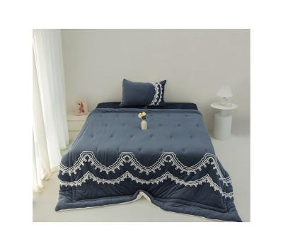 China Factory Supplier New Soft Navy Spandex Exquisite Velboa Embroidery Quilt For King Size for sale