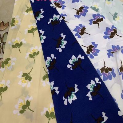 China Large woven pattern breathable colorful polyester fabric printing fabric large flower printed fabric for women dress for summer for sale