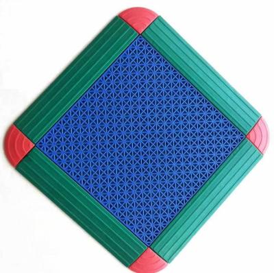 China Blue PP Interlocking Sports Flooring 3.5mm 4.5mm 6mm Outdoor Sports Interlocking Tiles for sale