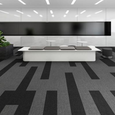 Cina 6.5mm 7mm Office Carpet Tiles Commercial Carpet Tiles Per Hotel Camera da letto Luogo di lavoro in vendita