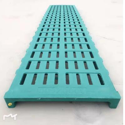 China Cultivates latest design casting hooks t-shaped plastic manure leak board manure bed accessories for sale