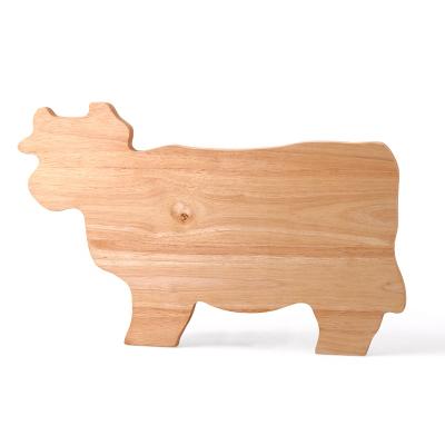 China Eco - Friendly Distinctive Shape Sustainable Kitchen Chopper Animal Shape Vegetable Wooden Cutting Board for sale