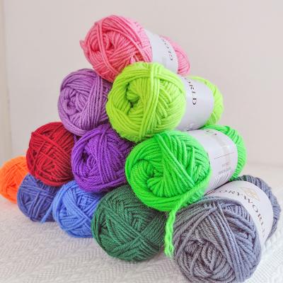 China Hand Knitting Yarn Suppliers Wholesale Soft 50g/roll 100% Polyester Hand Knitting Yarn for sale