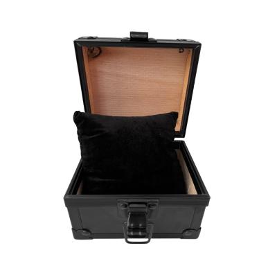 China Exquisite And Fine Smart Watch Boxes Cases Shockproof Luxury Shockproof Carved Wooden Box for sale