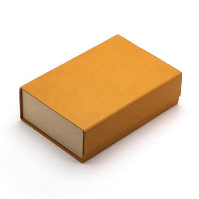 China Top Grade Disposable Custom Brown Cardboard Foldable Magnet Closure Clothing Packaging Gift Box for sale